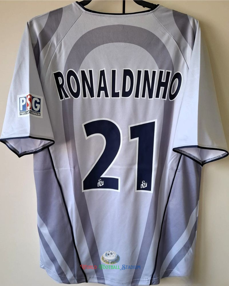 RONALDINHO 2001-02 (PSG)