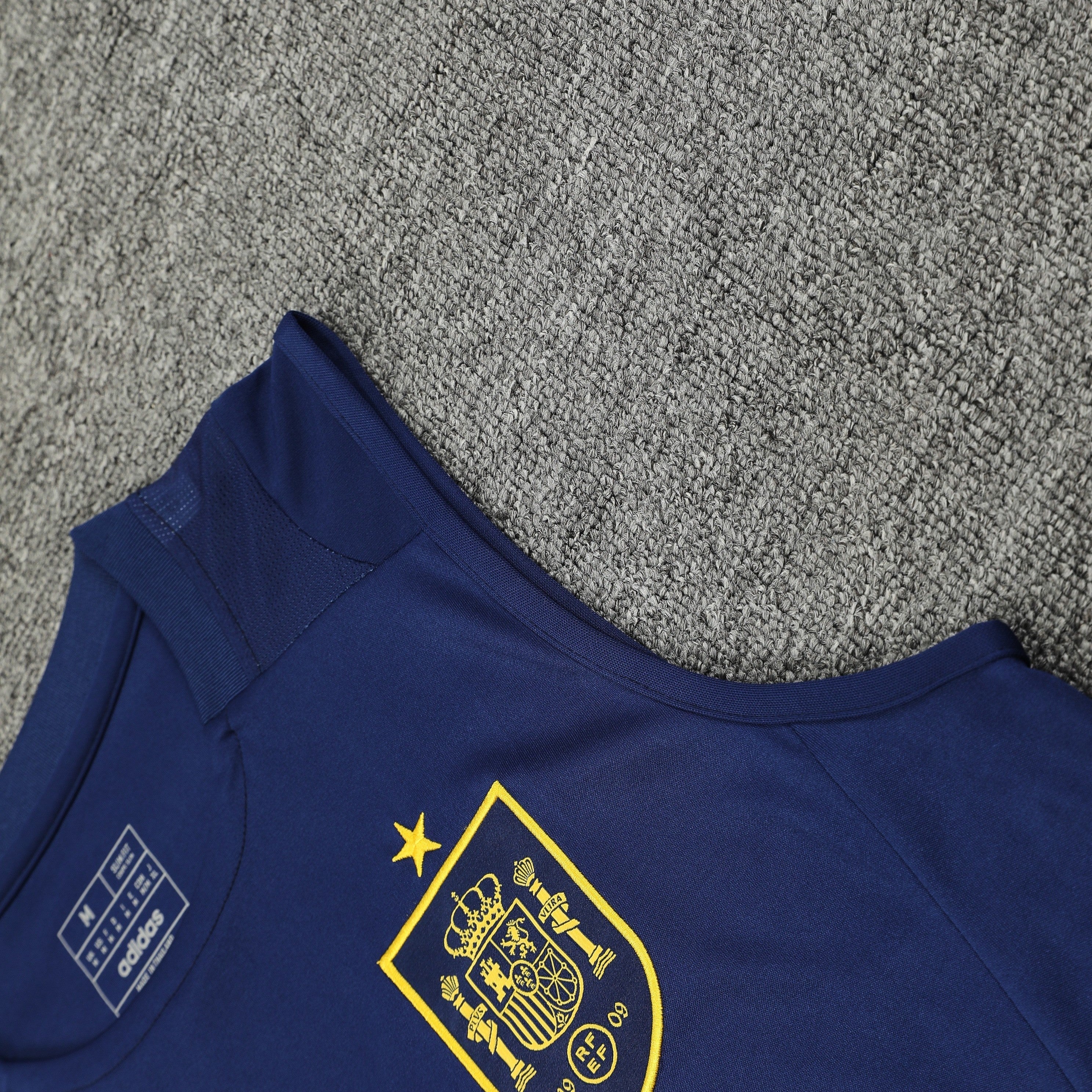 TANK TOP + SHORTS SPANISH