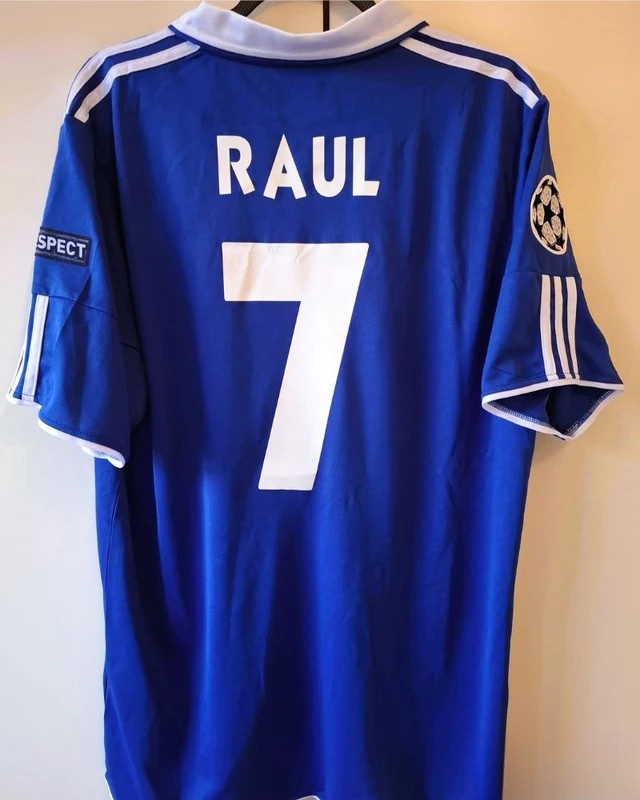 RAUL GONZALES BLANCO 2010-11 (SCHALKE 04)