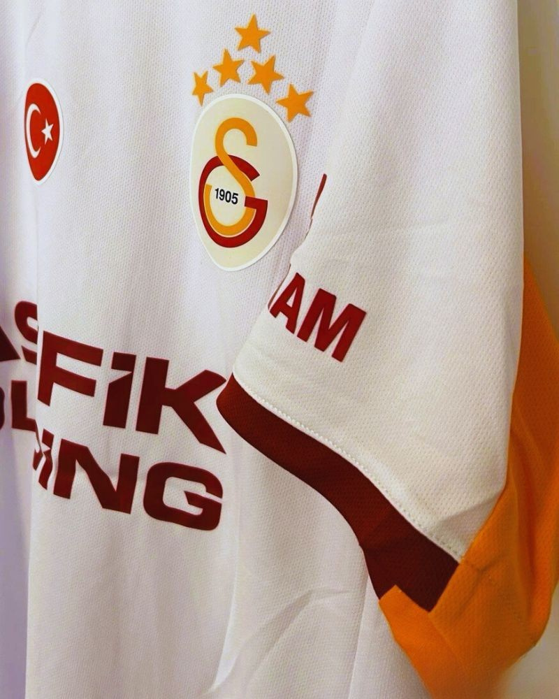 OSIMHEN VICTOR 2025-26 (Gal)