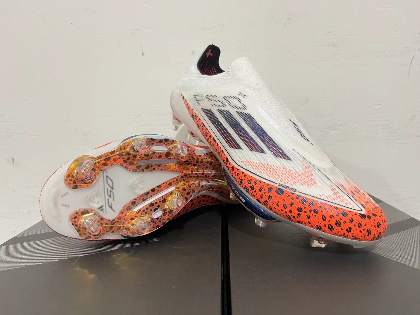 F50 Elite Laceless FG