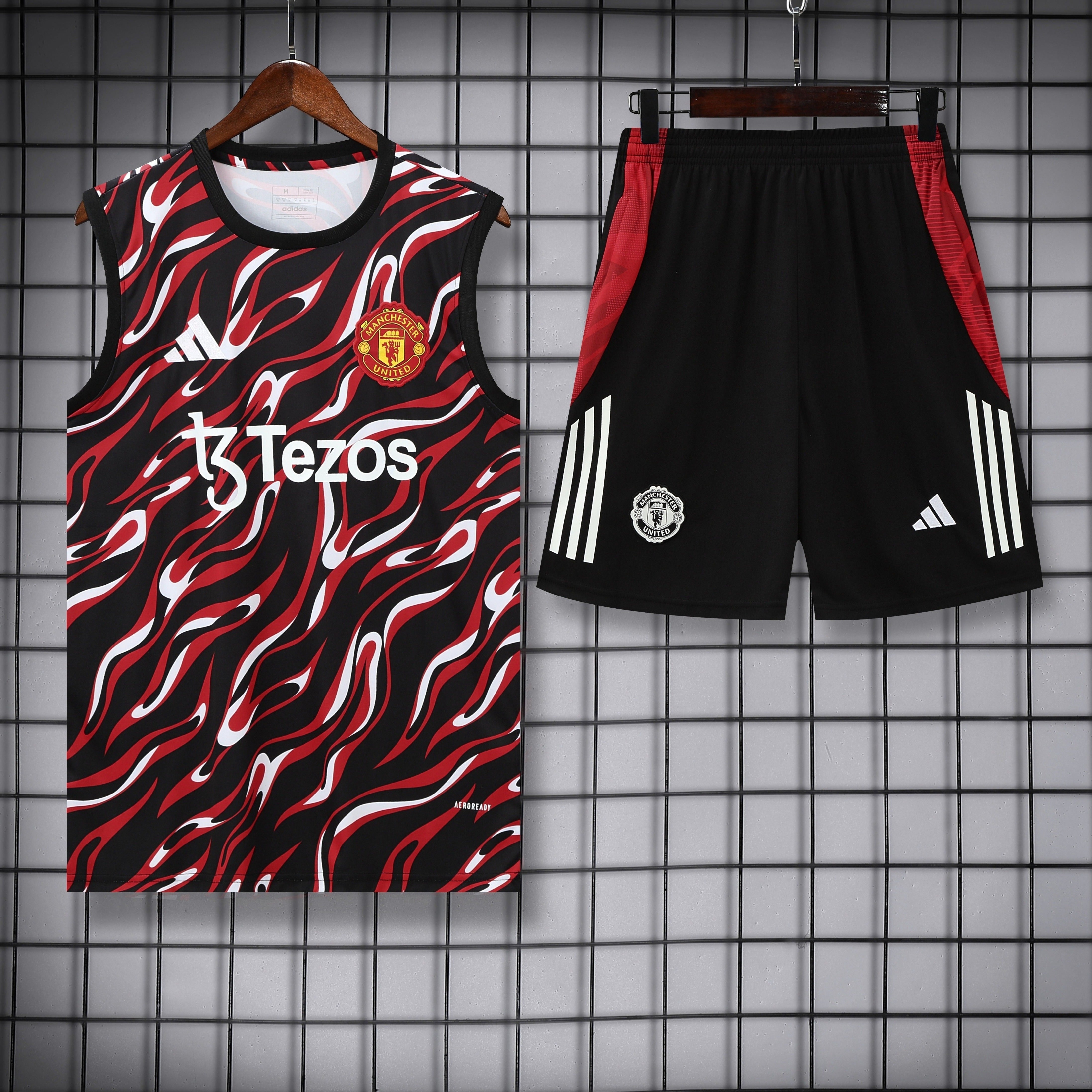TANK TOP + SHORTS MANCHESTER UNITED