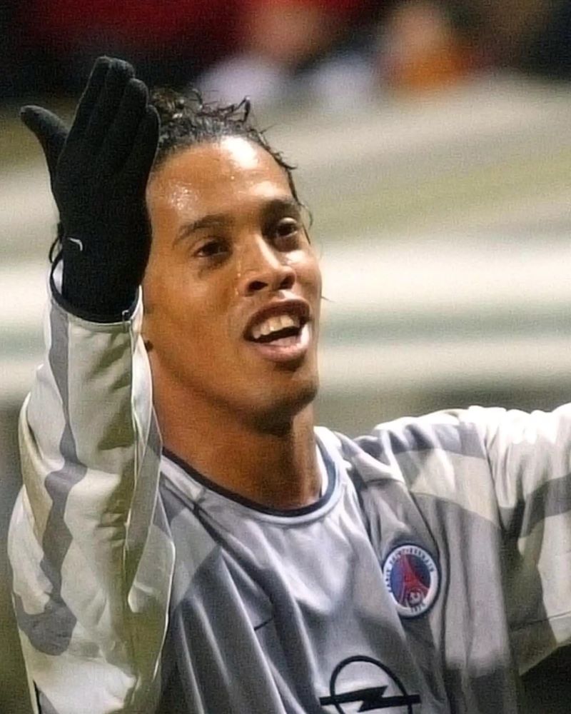 RONALDINHO 2001-02 (PSG)