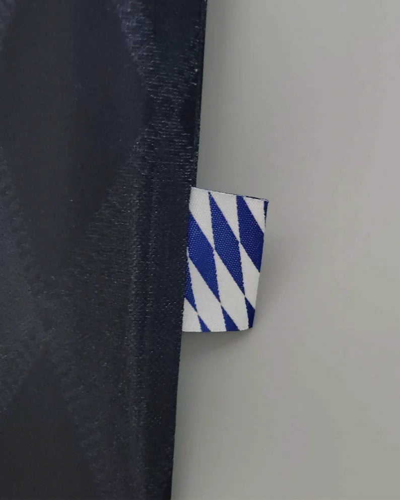 ELBER YOUNG 1998-99 (Bay M)