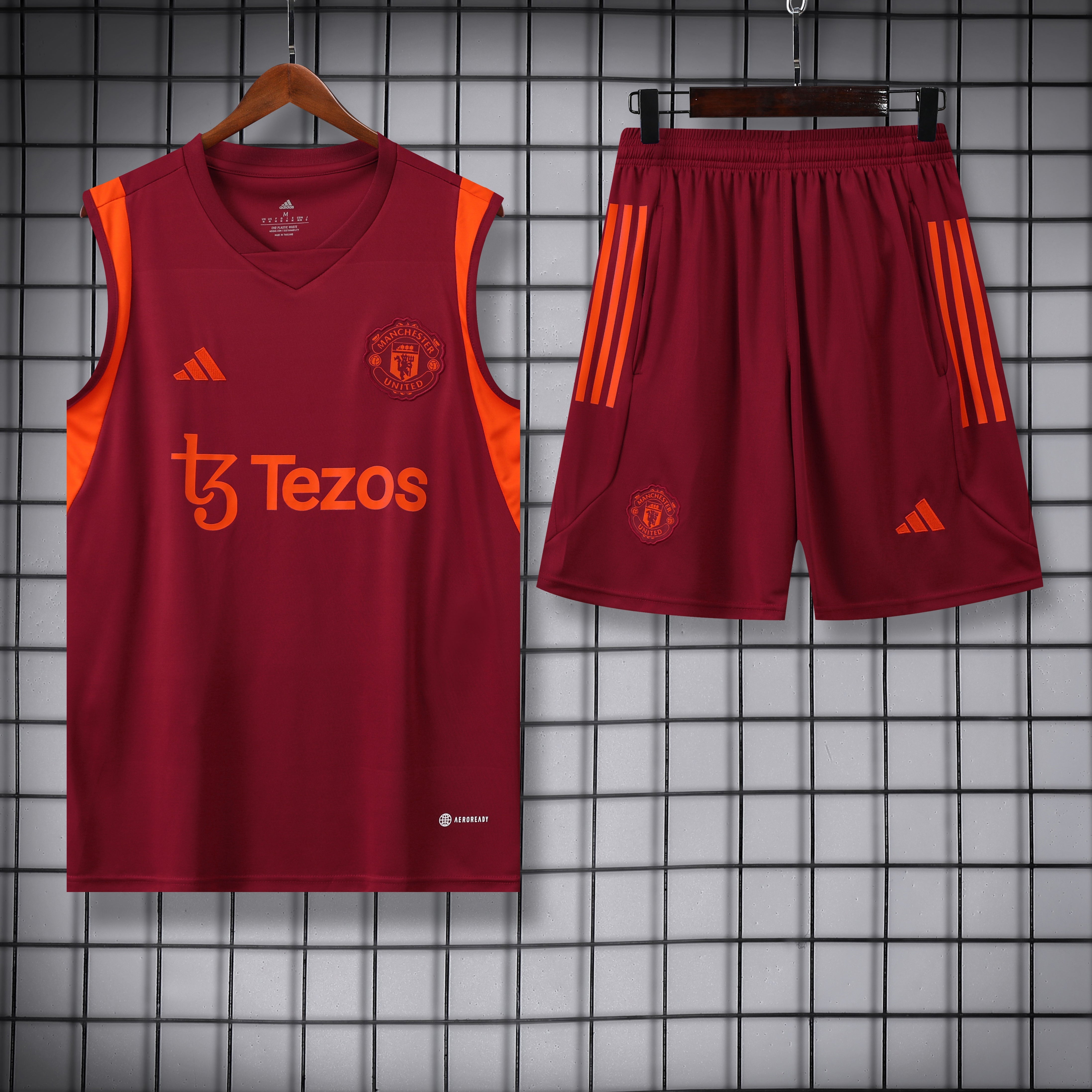 TANK TOP + SHORTS MANCHESTER UNITED